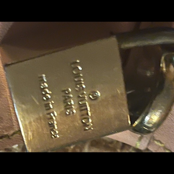 Cylinder hybrid interesting purse like new - Picture 9 of 11